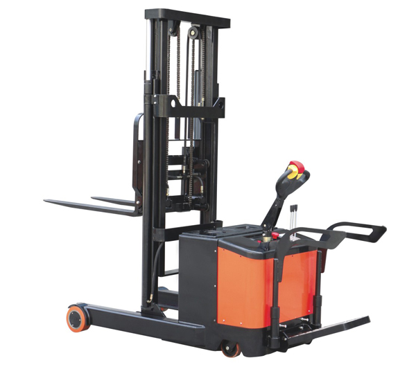 Reach electric forklift